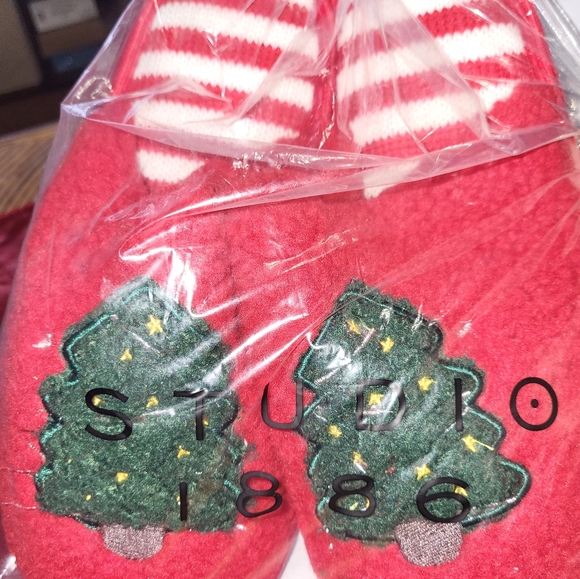 Whimsical Holiday Slipper - Picture 6 of 6